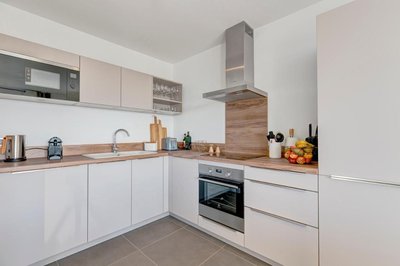 Serenity - 3 Bedroom Top Floor Apartment Parking & Lake View Terrace Анси Экстерьер фото